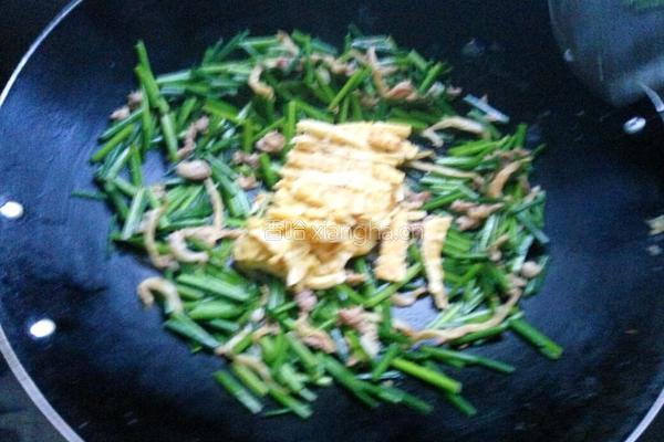 蛋包丝炒韭菜花的做法图解6