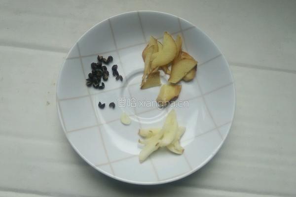 西芹炒腊肉的做法图解3