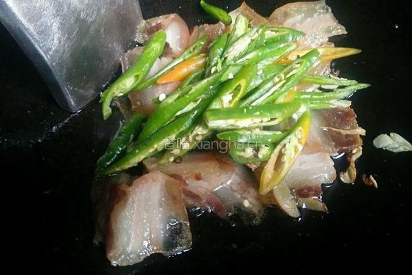 西芹炒腊肉的做法图解6