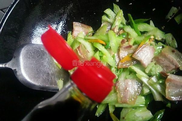 西芹炒腊肉的做法图解8