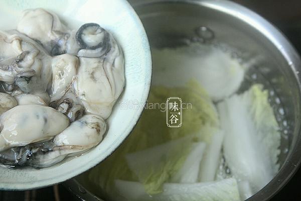 牡蛎白菜汤的做法图解3