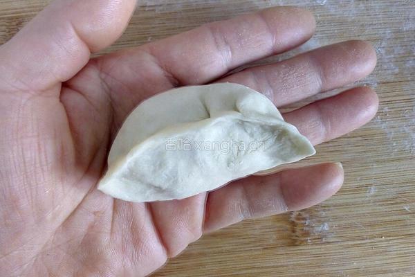 白萝卜猪肉馅水煎饺的做法图解12
