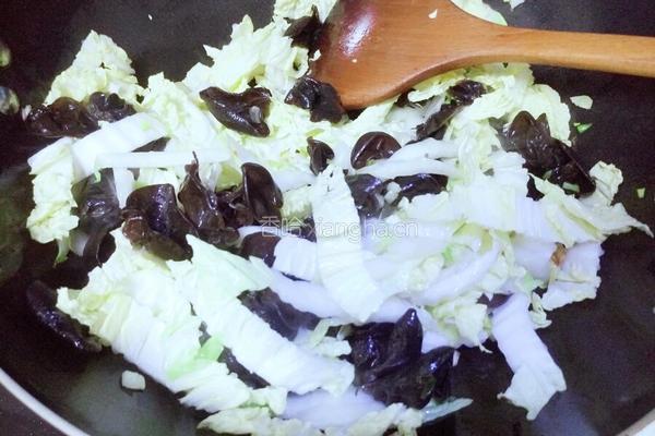 白菜炖粉条的做法图解11