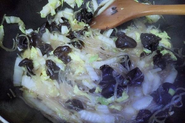 白菜炖粉条的做法图解13