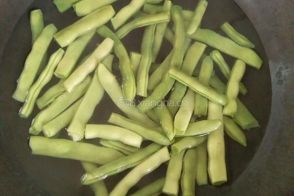 豆角炒肉片的做法图解3