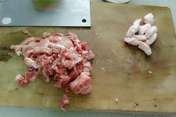 银耳炒肉的做法图解3