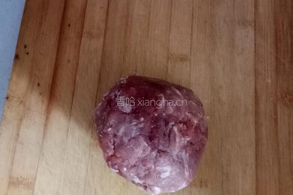 羊肉丸子萝卜汤的做法图解2