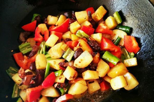 土豆烧牛肉的做法图解5