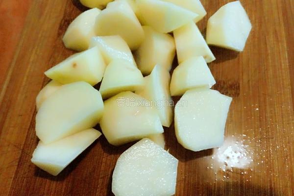 油泼土豆的做法图解2