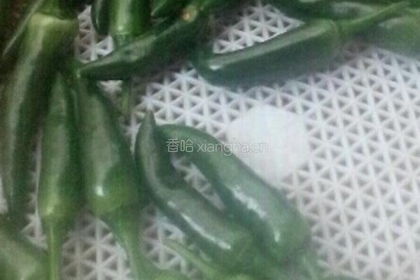 腌辣椒的做法图解1