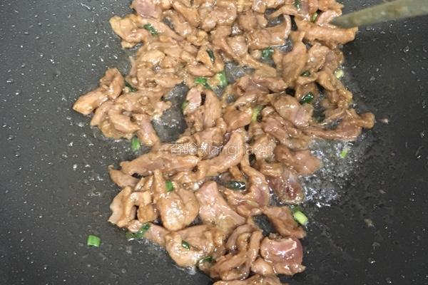 葱爆羊肉的做法图解9