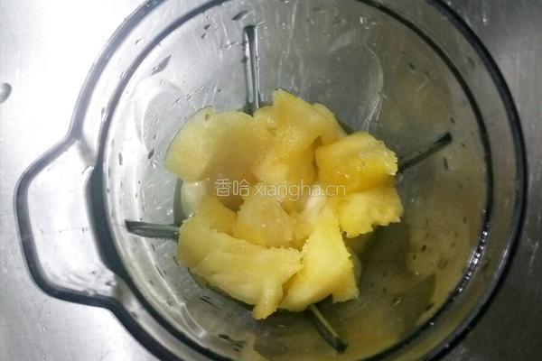 菠萝汁(菠萝雪碧汁）的做法图解3