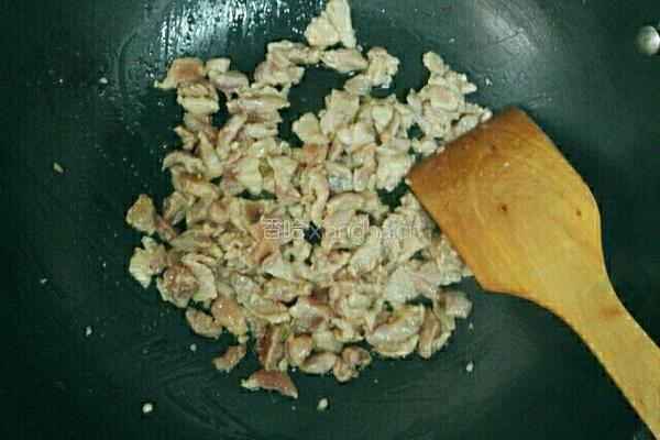 韭菜花炒肉的做法图解3