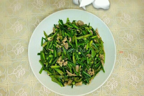 韭菜花炒肉的做法图解6