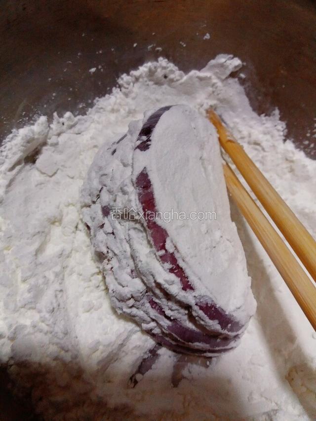 裹上干淀粉