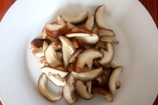 香菇油菜心的做法图解3