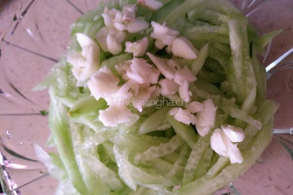 黄瓜拌金针菇的做法图解5