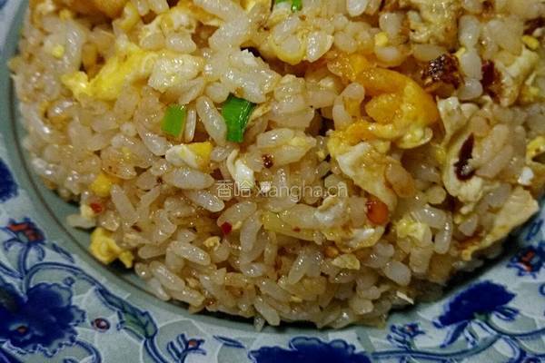 蒜苗鸡蛋炒米的做法图解1