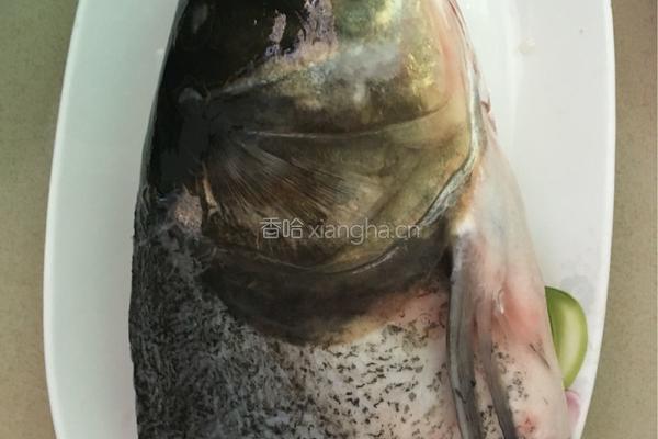 鱼头火锅的做法图解1