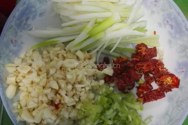 孜然牛肉墨鱼花的做法图解7
