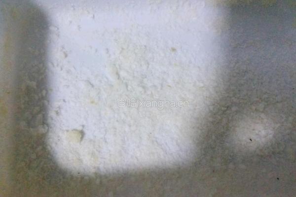 椰丝牛奶小方的做法图解2