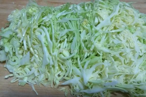 炒包菜的做法图解1