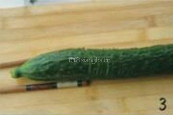 摆盘超美的让人食欲满满 蓑衣黄瓜的做法图解3