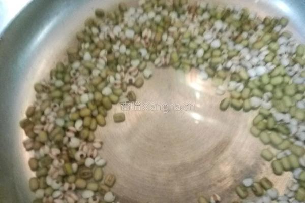 薏米绿豆红枣粥的做法图解3