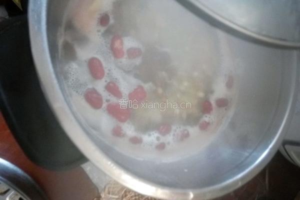 薏米绿豆红枣粥的做法图解5