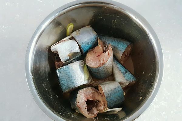 红烧鲅鱼段的做法图解3
