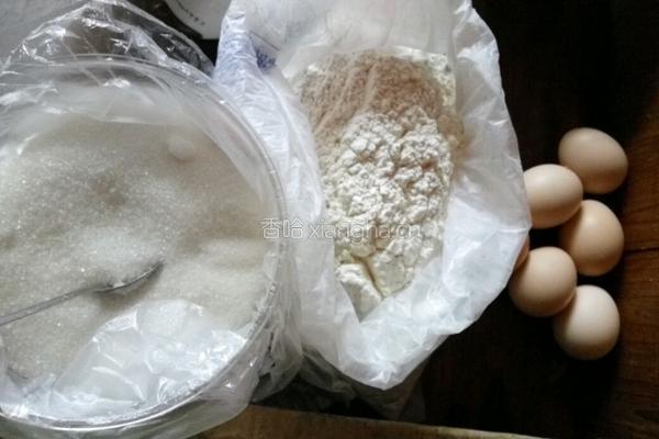 电饭锅蛋糕的做法图解1
