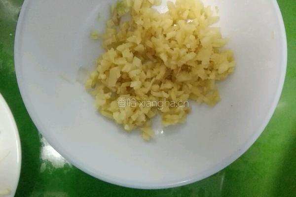 孜然牛肉墨鱼花的做法图解4
