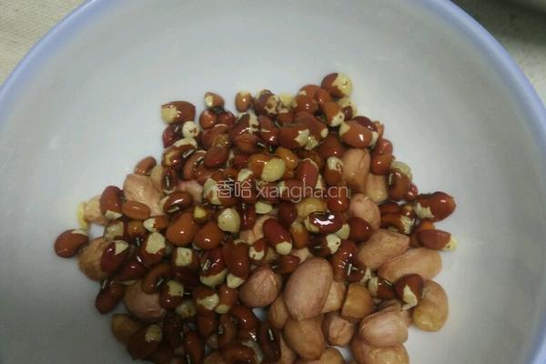 小米江豆花生米粥的做法图解4