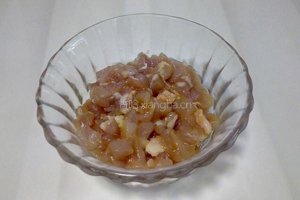 豌豆白果炒肉丁的做法图解3
