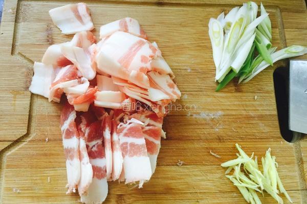 泡菜炒五花肉（改良版）的做法图解2