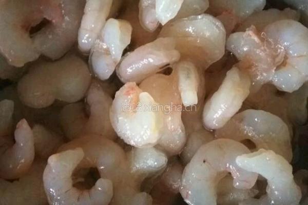 虾仁韭菜鸡蛋饺子馅的做法图解3