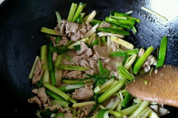 羊肉炒青蒜的做法图解6