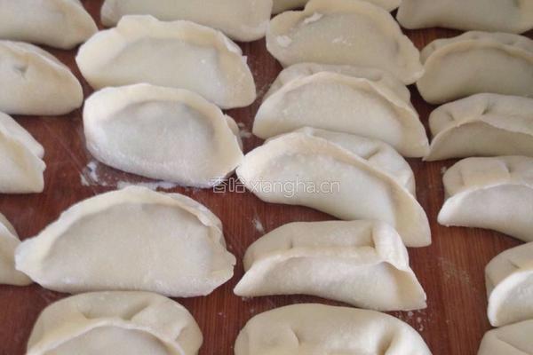 猪肉木耳白菜饺子的做法图解5