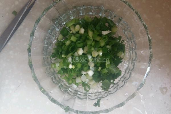 皮蛋豆腐的做法图解2