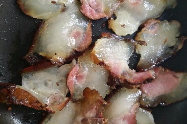 野藜蒿炒乡里腊肉的做法图解6