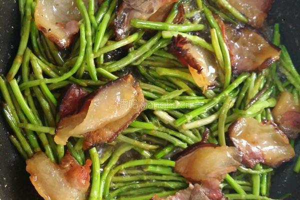 野藜蒿炒乡里腊肉的做法图解10