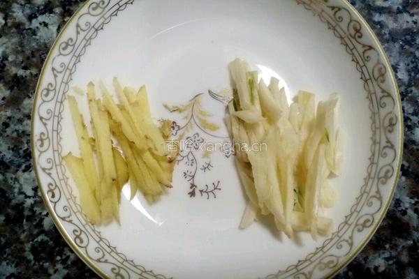 金针菇炒黄豆芽的做法图解4