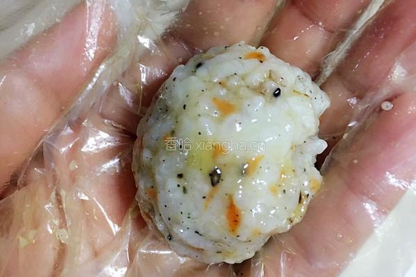 鳕鱼彩色饭团的做法图解4
