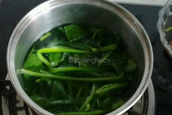 暮色炝菠菜的做法图解2