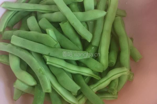 干煸芸豆的做法图解1
