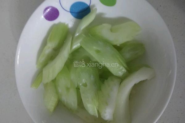 鸡米头炒虾仁的做法图解3