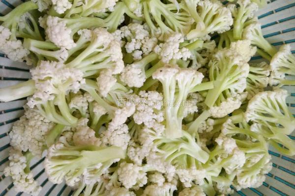 五花肉炒有机菜花的做法图解2