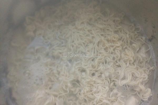 蒜蓉排骨鸡蛋蒸面的做法图解3