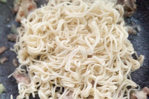 蒜蓉排骨鸡蛋蒸面的做法图解4