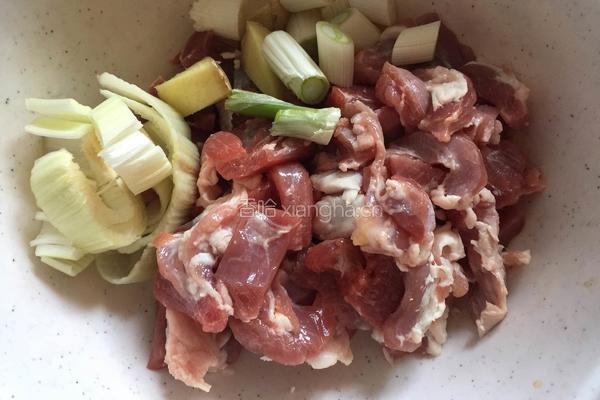 羊肉蘑菇馅包子的做法图解5